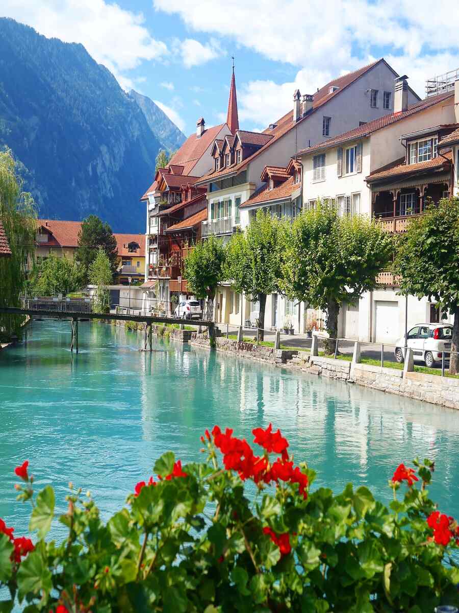 Best-places-to-visit-in-Switzerland-Interlaken